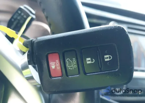 2019 Toyota Highlander Xle z USA, uszkodzony, nr VIN 5TDKZRFHXKS301679